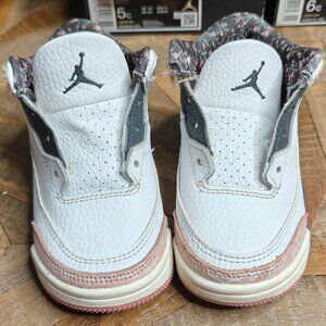 Girls Nike Jordan Shoes (Size 6C)